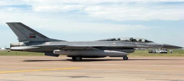 Avion de chasse F-16, comme dans l'accident. Avion de chasse F-16, comme dans l'accident.