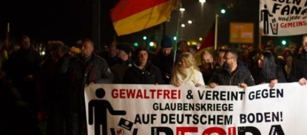 Demonstracje Pegidy zyskują nowych zwolenników Demonstracje Pegidy zyskują nowych zwolenników