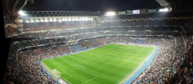 Estadio Santiago Bernabeu en imagen de archivo Estadio Santiago Bernabeu en imagen de archivo