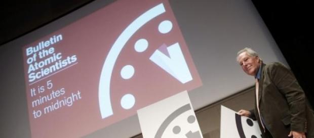 Il est 00H00 - 3mn sur l'horloge de l'apocalypse Il est 00H00 - 3mn sur l'horloge de l'apocalypse