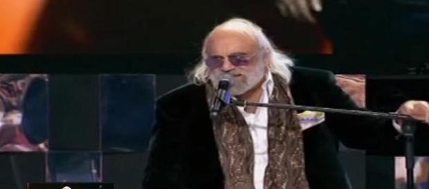 "La voz de terciopelo", muere a los 68 años "La voz de terciopelo", muere a los 68 años