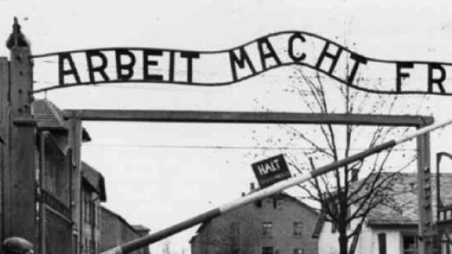 70 anni fa venivano aperte le porte di Auschwitz 