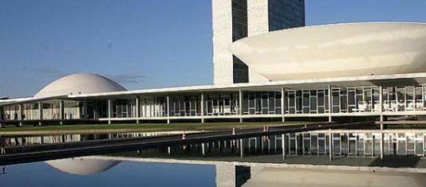 Brasília: capital dos poderes brasileiros Brasília: capital dos poderes brasileiros