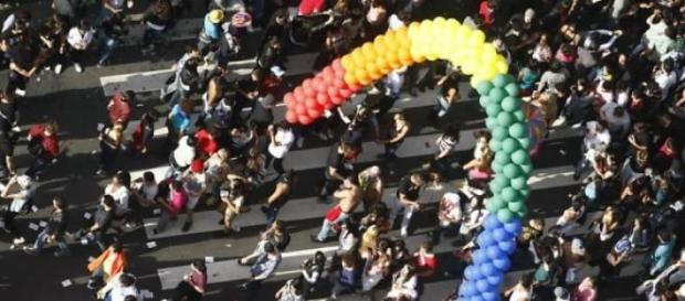 Foto da parada gay, um dos maiores movimentos. Foto da parada gay, um dos maiores movimentos.