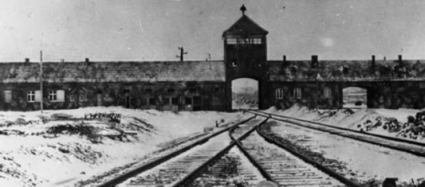 Il 27 gennaio '45 Auschwitz fu liberato dai Russi Il 27 gennaio '45 Auschwitz fu liberato dai Russi