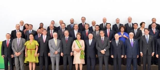 Posse dos ministros aconteceu no dia 1° de Janeiro Posse dos ministros aconteceu no dia 1° de Janeiro