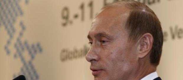 Putin proibe a maior parte das importações. Putin proibe a maior parte das importações.