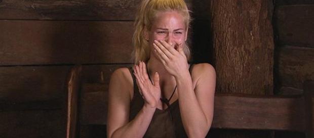 Angelina weiter unter Beschuss. (Quelle: RTL) Angelina weiter unter Beschuss. (Quelle: RTL)