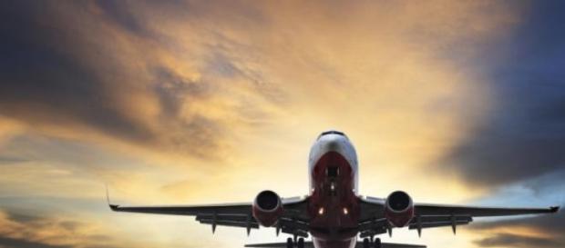 Chances of a commercial plane crashing are slim Chances of a commercial plane crashing are slim