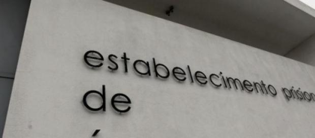 Fachada do Estabelecimento Prisional de Évora. Fachada do Estabelecimento Prisional de Évora.
