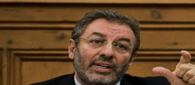 Nuno Crato - Ministro da Educação Nuno Crato - Ministro da Educação