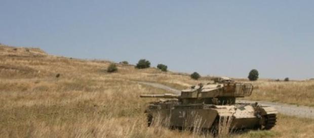 Tank israeliano sulle alture del Golan Tank israeliano sulle alture del Golan