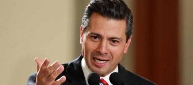 Enrique Peña Nieto critiqué pour Ayotzinapa. Enrique Peña Nieto critiqué pour Ayotzinapa.