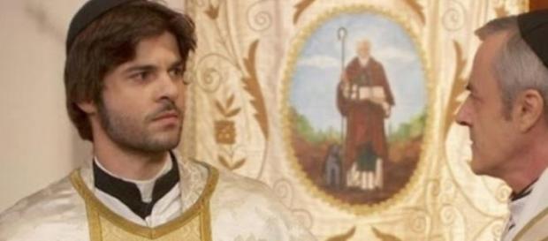 Gonzalo denuncia don Celso lascia l'abito talare Gonzalo denuncia don Celso lascia l'abito talare
