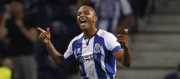 Brahimi brilhou na goleada em Barcelos Brahimi brilhou na goleada em Barcelos