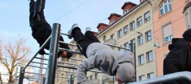 Exemplo de um treino de Street Workout Exemplo de um treino de Street Workout