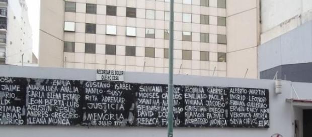 Luego de despedir a Nisman, un reclamo de justicia Luego de despedir a Nisman, un reclamo de justicia