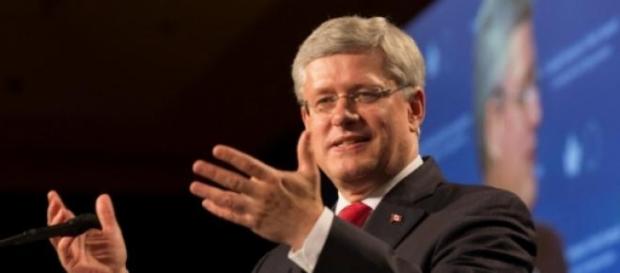 Stephen Harper a déposé une loi anti-terrorisme. Stephen Harper a déposé une loi anti-terrorisme.