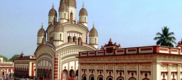 Temple, palate, biserici, justitie Temple, palate, biserici, justitie