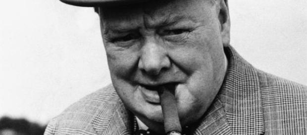 Churchill foi um dos estadistas mais carismáticos. Churchill foi um dos estadistas mais carismáticos.