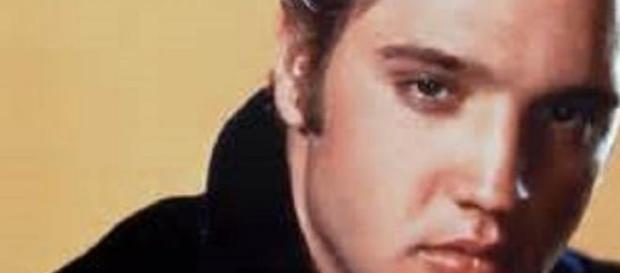 Elvis memorabilia sale goes ahead in Mississippi Elvis memorabilia sale goes ahead in Mississippi