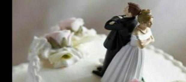 Una torta nuziale allegorica Una torta nuziale allegorica