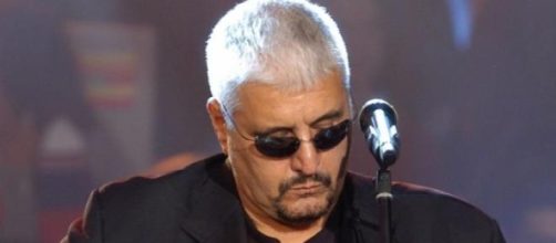 Pino Daniele cantautore napoletano.