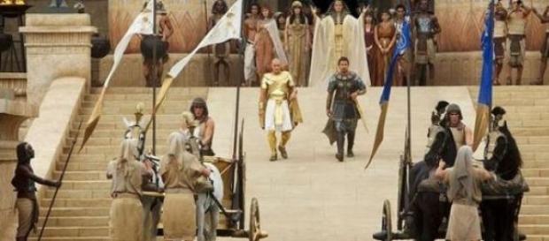A côté de Ramsès, Moïse a tout d'un guerrier perse A côté de Ramsès, Moïse a tout d'un guerrier perse