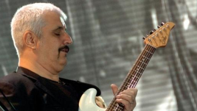 Addio Pino Daniele, stroncato da un infarto