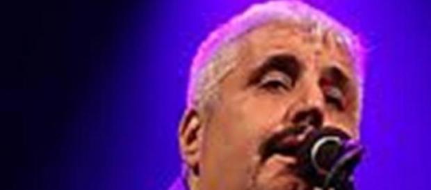 Pino Daniele, chiusa prima la camera ardente. Pino Daniele, chiusa prima la camera ardente.