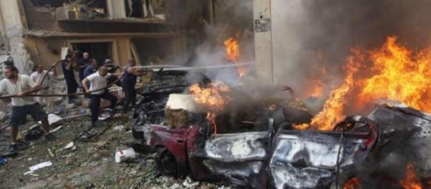 Au moins 20 personnes ont été tuées. Au moins 20 personnes ont été tuées.