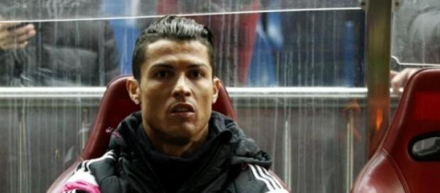 Cristiano en el banquillo del Vicente Calderón Cristiano en el banquillo del Vicente Calderón