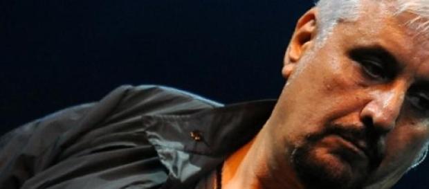 Funerale Pino Daniele oggi 7 gennaio Funerale Pino Daniele oggi 7 gennaio