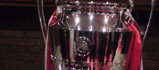 PSV ganhou a Taça dos Campeões em Estugarda PSV ganhou a Taça dos Campeões em Estugarda