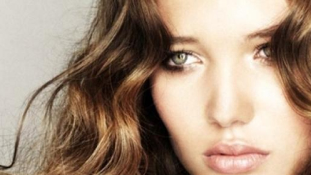 Tendenze capelli 2015 tagli mossi e lisci