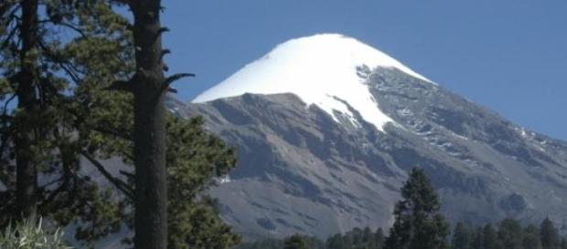 Le sommet du Pic d'Orizaba s'élève à 5636 mètres. Le sommet du Pic d'Orizaba s'élève à 5636 mètres.