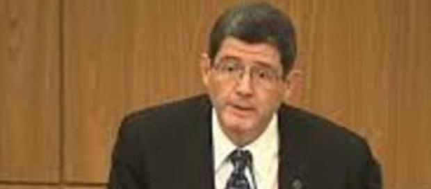 Ministro em discurso prevê reajuste dos tributos Ministro em discurso prevê reajuste dos tributos
