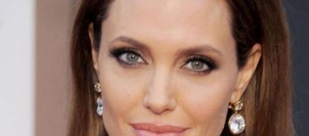 Angelina Jolie habla sobre su lucha contra cancer Angelina Jolie habla sobre su lucha contra cancer