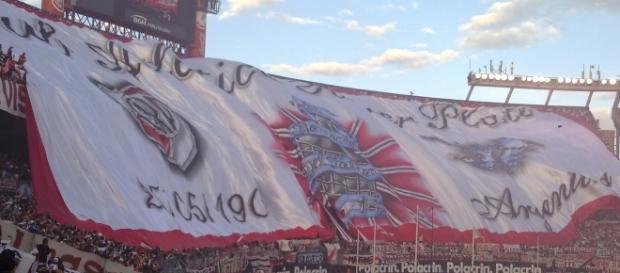 Los hinchas de River, ansiosos y expectantes. Los hinchas de River, ansiosos y expectantes.