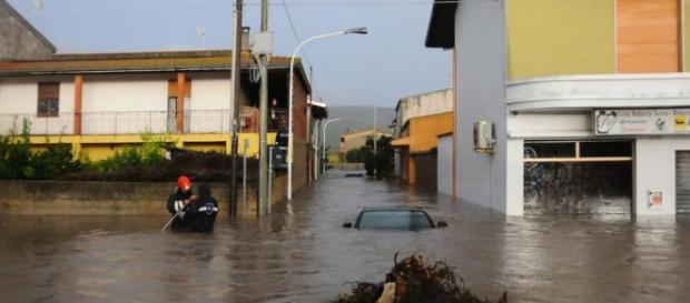Un forte ciclone sta colpendo la Sardegna Un forte ciclone sta colpendo la Sardegna