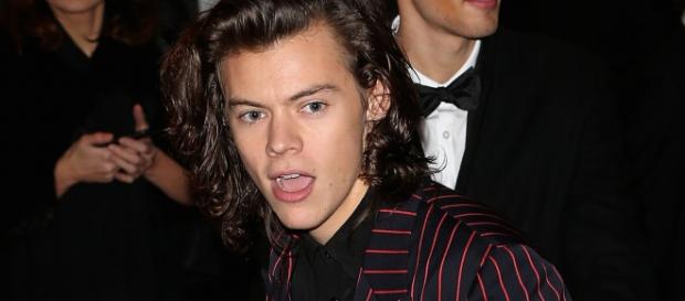 Harry Styles surpreendeu os seus amigos. Harry Styles surpreendeu os seus amigos.