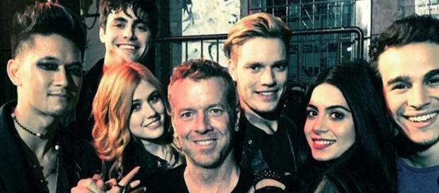 Reparto de 'Shadowhunters', se emitirá en enero. Reparto de 'Shadowhunters', se emitirá en enero.