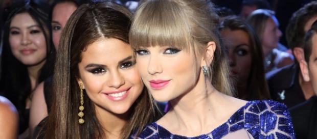 Selena Gomez e Taylor Swift são grandes amigas. Selena Gomez e Taylor Swift são grandes amigas.