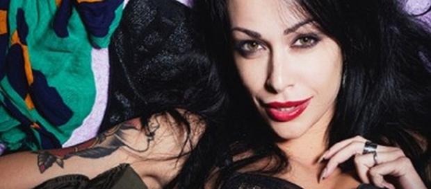 Valentina Dallari si spoglia per la rivista GQ Valentina Dallari si spoglia per la rivista GQ