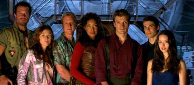 Elenco de Firefly se reúne na Comic Con Elenco de Firefly se reúne na Comic Con