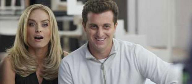 Huck revela 'contrato nupcial de apresentador' Huck revela 'contrato nupcial de apresentador'