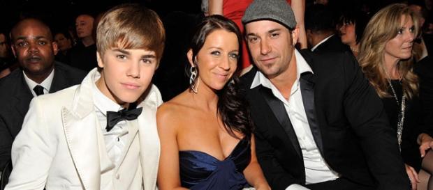 Justin Bieber teve vários problemas familiares. Justin Bieber teve vários problemas familiares.