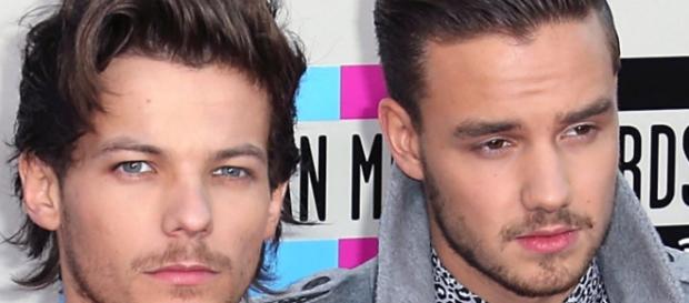 Louis Tomlinson e Liam Payne beijaram-se. Louis Tomlinson e Liam Payne beijaram-se.