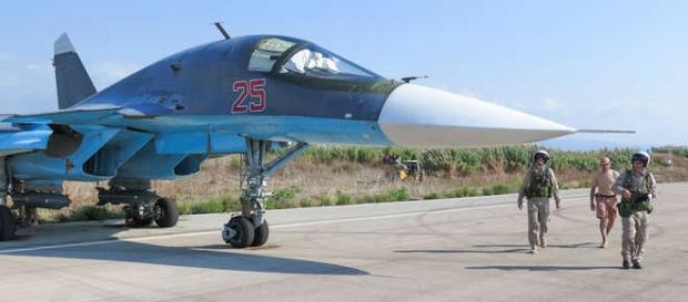 Piloţi ruşi pregătiţi pentru o misiune în Siria Piloţi ruşi pregătiţi pentru o misiune în Siria