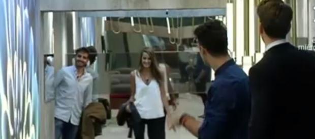 Quique y Carolina, entrando juntos a GH 16 Quique y Carolina, entrando juntos a GH 16